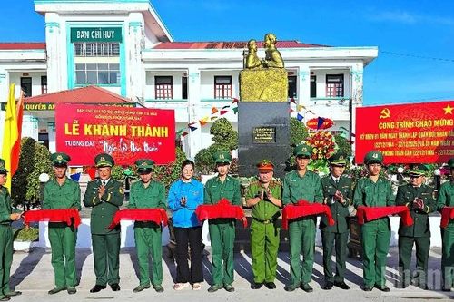 Cà Mau khánh thành tượng đài 'Bác Hồ với chiến sĩ Biên phòng'