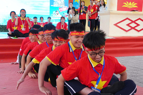 Hun đúc tình yêu biển, đảo cho học sinh Thủ đô