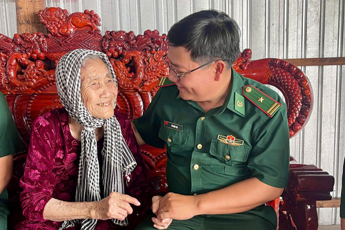 Bộ đội Biên phòng Cà Mau: Tri ân các thế hệ người có công với cách mạng