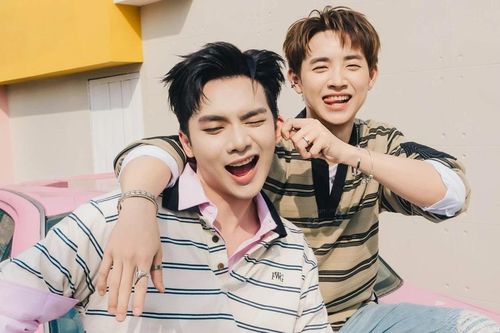 Hai 'Anh trai say hi' Vương Bình và CONGB cùng khoe 'visual' sáng rực, thể hiện cảm xúc đặc biệt mùa cuối năm