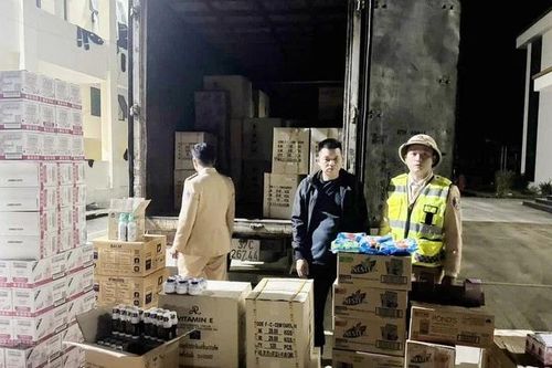 Bắt vụ vận chuyển số lượng lớn mỹ phẩm lậu ở Hà Tĩnh