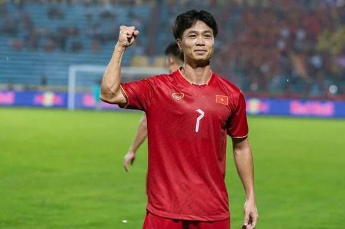 Đình Bắc 'vượt mặt' đàn anh Công Phượng