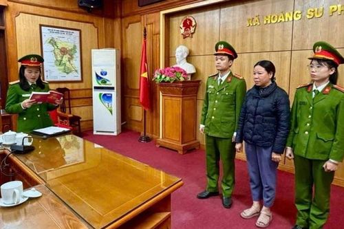 Khởi tố nguyên Phó Chủ tịch UBND thị trấn Vinh Quang La Thị Thanh