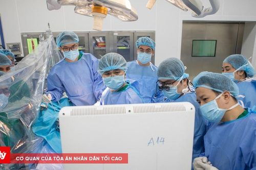 Xuyên đêm ghép gan cứu sống bệnh nhân nguy kịch