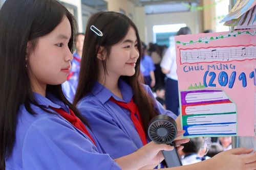 Trường tổ chức liên kết đủ loại, phụ huynh đóng tiền triệu mỗi tháng