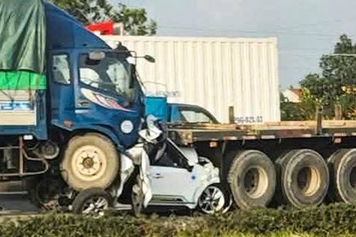 7 ô tô tông liên hoàn trên Quốc lộ 5, hai người tử vong tại chỗ