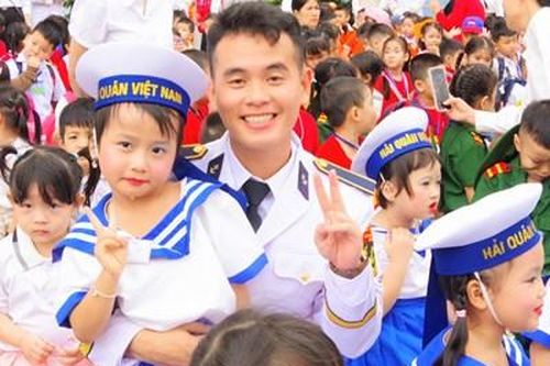 Hơn 1.500 giáo viên, học sinh giao lưu, trải nghiệm nhân Ngày thành lập Quân đội