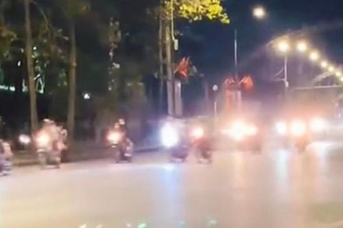 Nghĩ từ những cuộc đua 'cháy phố'