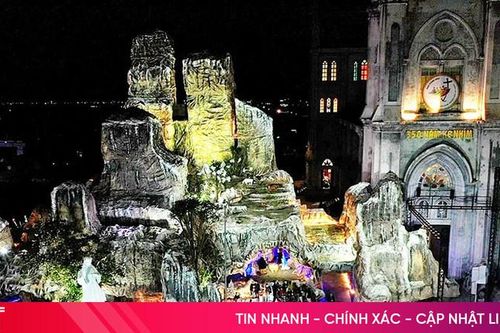 Rộn ràng check-in hang đá Bê-lem mùa Noel