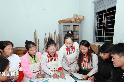 Lớp học truyền khẩu tiếng Mảng giúp thế hệ trẻ phát huy giá trị nguồn cội