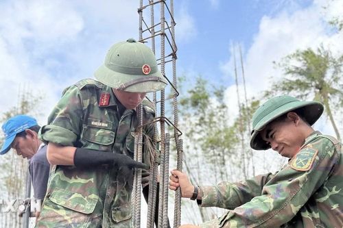 Chiến dịch Quang Trung: Người thợ xây mặc áo lính biển
