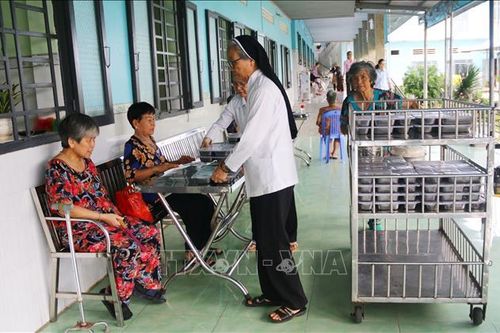 Tinh thần bác ái, yêu thương - điểm tựa cho người yếu thế