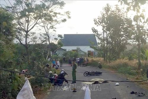 Vướng vào dây điện ngang đường, nam thanh niên tử vong