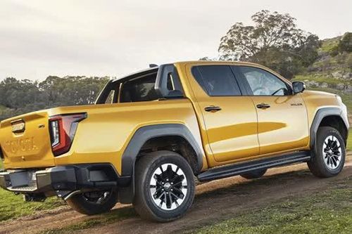 Hé lộ thời điểm Toyota Hilux 2026 ra mắt tại Việt Nam, giá dự kiến từ dưới 700 triệu đồng