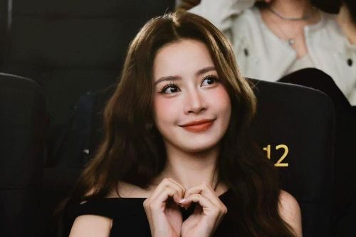 Hộp mặt nạ tinh chất Chi Pu tặng mẹ