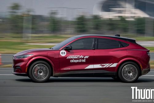 Trải nghiệm'Untame' cùng Ford Mustang Mach-e trên đường đua F1 Mỹ Đình