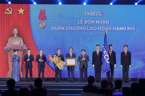 Taseco đón nhận Huân chương Lao động hạng Nhì