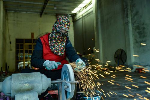 Làng rèn Tiến Lộc 'đỏ lửa' vào mùa Tết