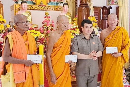 Phát huy sức mạnh dân tộc, tôn giáo trong xây dựng quê hương