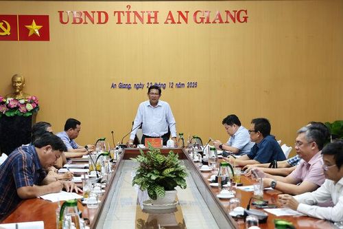 Phó Chủ tịch UBND tỉnh An Giang Ngô Công Thức làm việc về các dự án giao thông trọng điểm