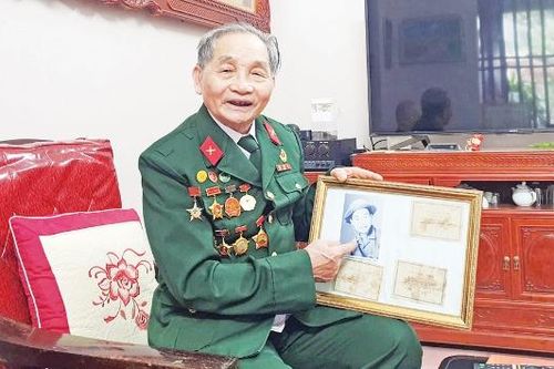 Nhà giáo 5 lần được tặng danh hiệu 'Dũng sĩ diệt Mỹ'