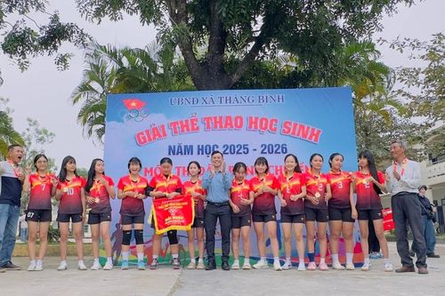 Khởi tranh giải thể thao học sinh xã Thăng Bình