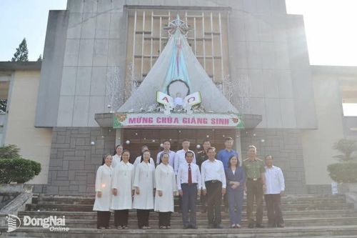 Phó Bí thư Tỉnh ủy Thái Bảo thăm, chúc mừng Giáng sinh năm 2025