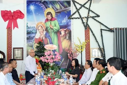 Lãnh đạo tỉnh Đồng Nai thăm, chúc mừng các tổ chức, chức sắc tôn giáo dịp Giáng sinh