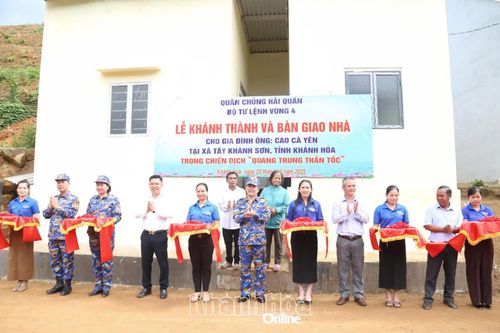 Vùng 4 Hải quân bàn giao nhà ở thực hiện 'Chiến dịch Quang Trung'