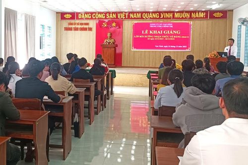 87 quần chúng ưu tú được bồi dưỡng nhận thức về Đảng
