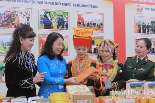 Phụ nữ vững bước vào kỷ nguyên mới