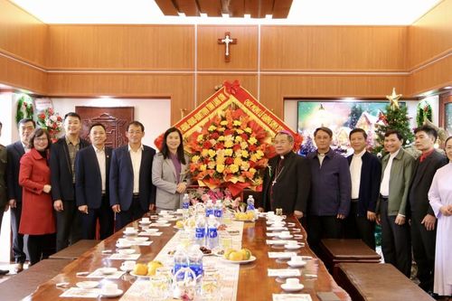 Lãnh đạo tỉnh thăm, chúc mừng Tòa Giám mục Giáo phận Lạng Sơn - Cao Bằng nhân dịp Lễ Giáng sinh 2025