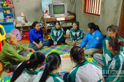 Giáo dục thanh thiếu nhi qua những câu chuyện về 'Thời hoa lửa'