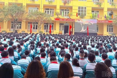 Hơn 1.700 học sinh tham gia ngoại khóa kỷ niệm 81 năm ngày thành lập Quân đội nhân dân Việt Nam