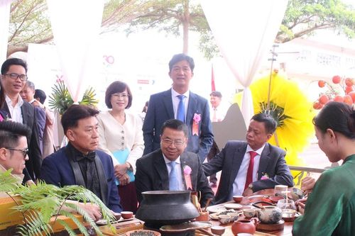 Trà ô long Việt