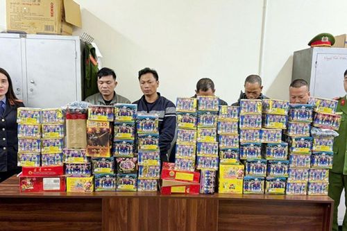 Công an Nghệ An bắt 13 đối tượng buôn pháo và trốn truy nã