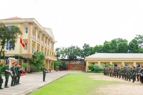 Xây dựng lực lượng vũ trang tỉnh tinh, gọn, mạnh, 'mẫu mực, tiêu biểu'