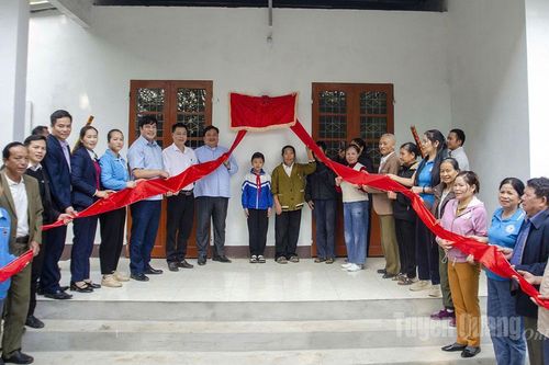 Khánh thành nhà Đại đoàn kết ở Tân Thanh
