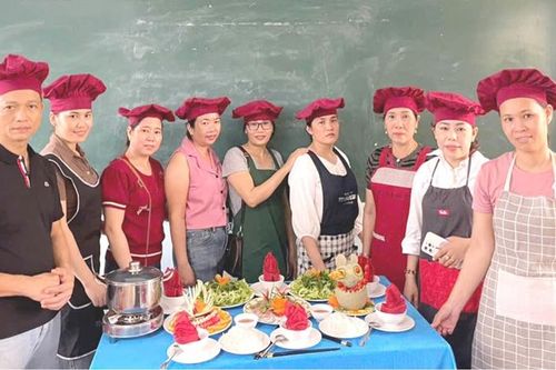 Trao 'cần câu' sinh kế từ giáo dục nghề nghiệp