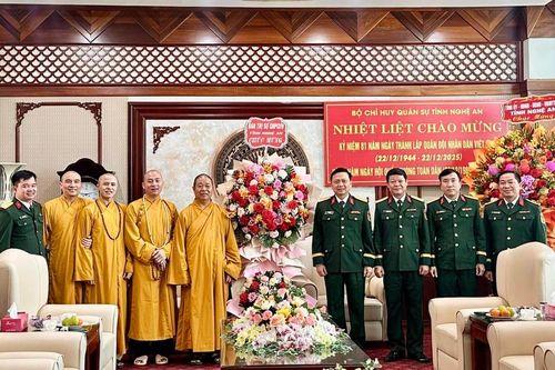 Ban Trị sự GHPGVN tỉnh Nghệ An thăm, chúc mừng Quân đội Nhân dân Việt Nam nhân ngày truyền thống