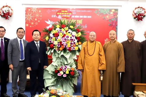 Phái đoàn đại diện Giáo hội chúc mừng Giáng sinh 2025 tại Tổng hội Thánh Tin lành Việt Nam miền Bắc