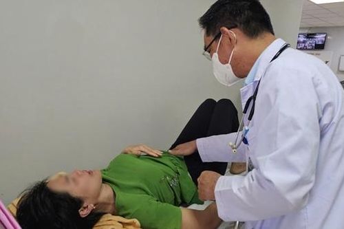 TP Hồ Chí Minh: Lại xảy ra vụ ngộ độc thực phẩm, nghi do ăn bánh mì