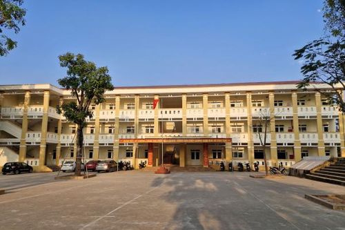 Vì sao 12 phòng học xây xong 'đắp chiếu', học sinh phải học nhờ?
