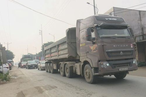 Đường Suối Hai - Đá Chông ùn tắc, mất an toàn giao thông