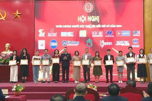 Hà Nội tuyên dương 170 doanh nghiệp, người nộp thuế tiêu biểu