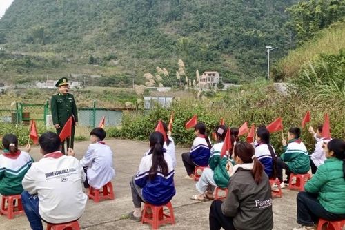 Đồn Biên phòng Cần Yên phối hợp tổ chức 'Tiết học biên cương'