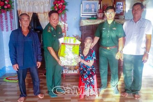 Ấm tình quân dân nơi Đất Mũi