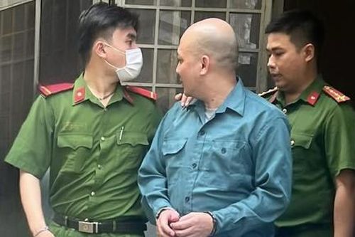 Cựu lãnh đạo Công ty Global lãnh 13 năm tù vì buôn lậu gần 3.500 tấn lốp ôtô cũ