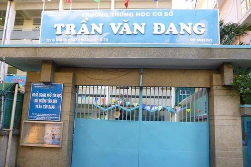 Dừng công tác chủ nhiệm giáo viên bắt học sinh nộp tiền phạt nếu vi phạm nội quy