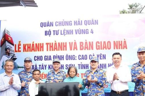 Vùng 4 Hải quân bàn giao căn nhà đầu tiên trong 'Chiến dịch Quang Trung'